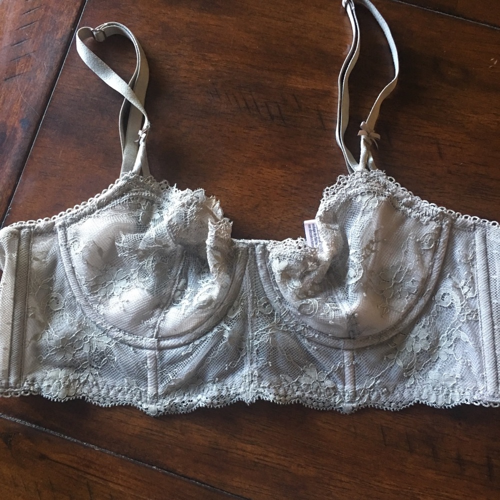 NWOT Victoria’s Secret Lace Balconette Bra